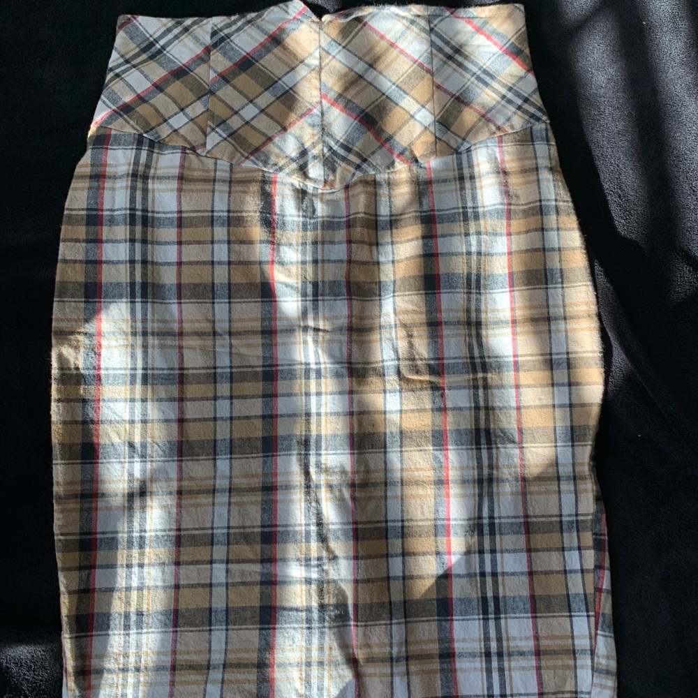 Really cute Burberry styled skirt with split